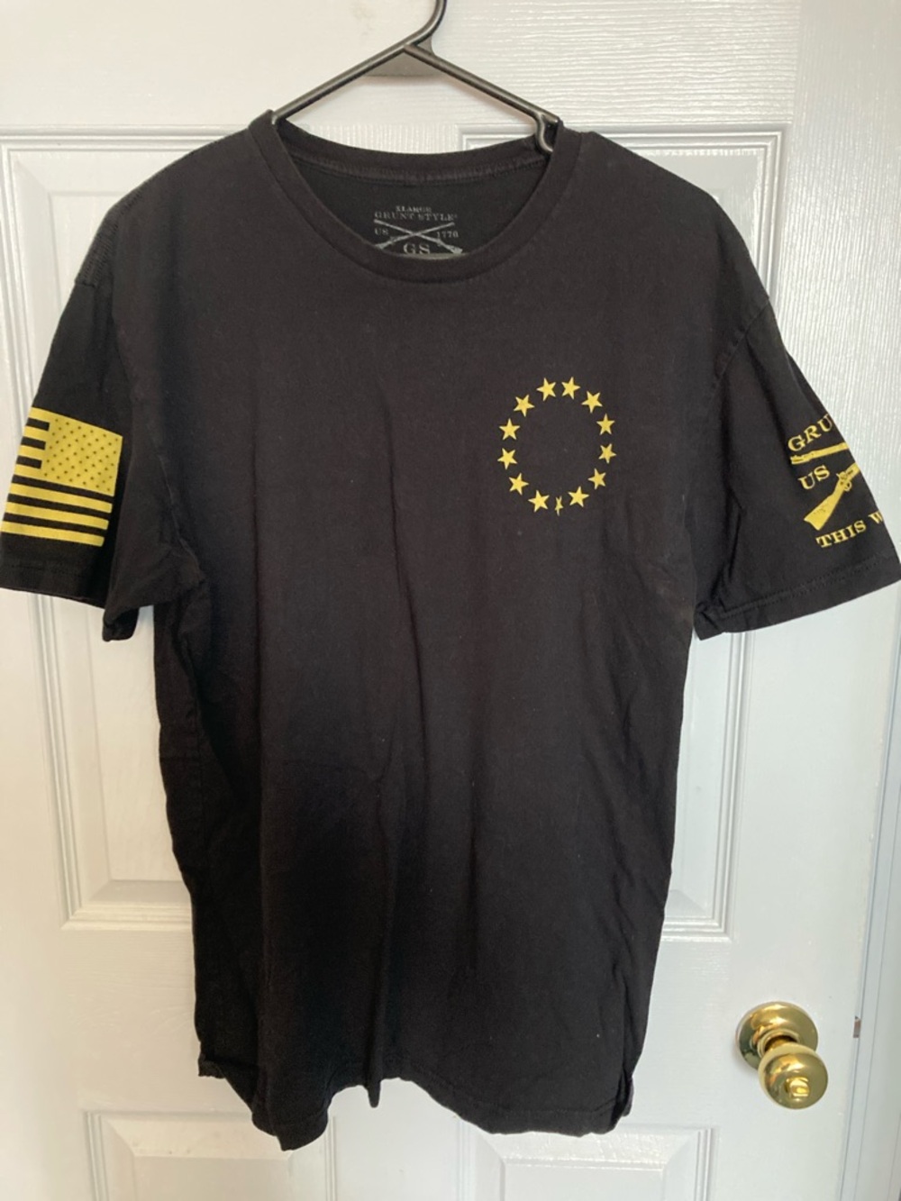 Grunt style Betsy rifle, flag T-shirt size large